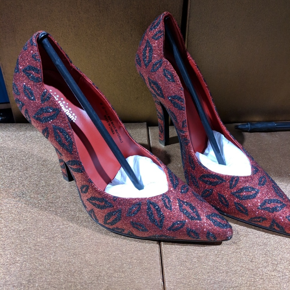 Hollywood heels Kiss Kiss sparkly pumps